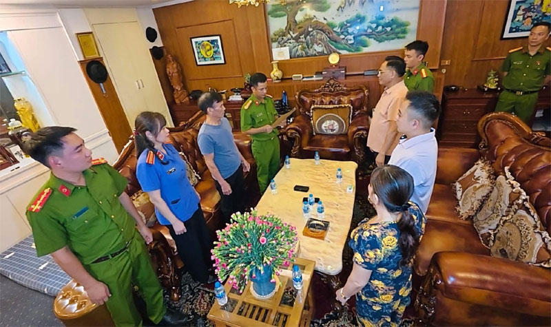 Bầu Đoan bị bắt